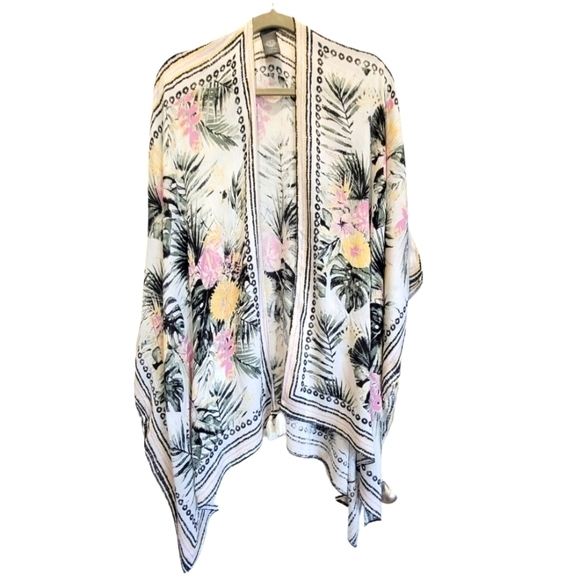 Vince Camuto Other - Vince Camuto One Size Tropical Open Front Tassle Kimono